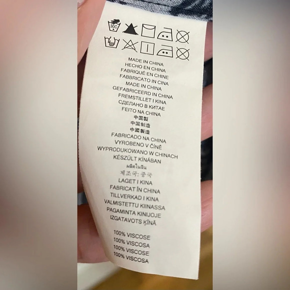 Michael Kors Metallic Silver Black Gray Pattern Blouse V Neck Top Work W… - Picture 10 of 10